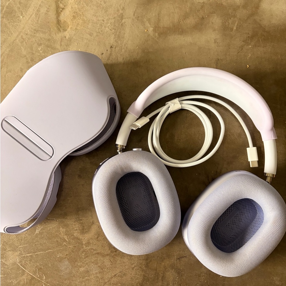 Apple AirPods Max (Gen 2)